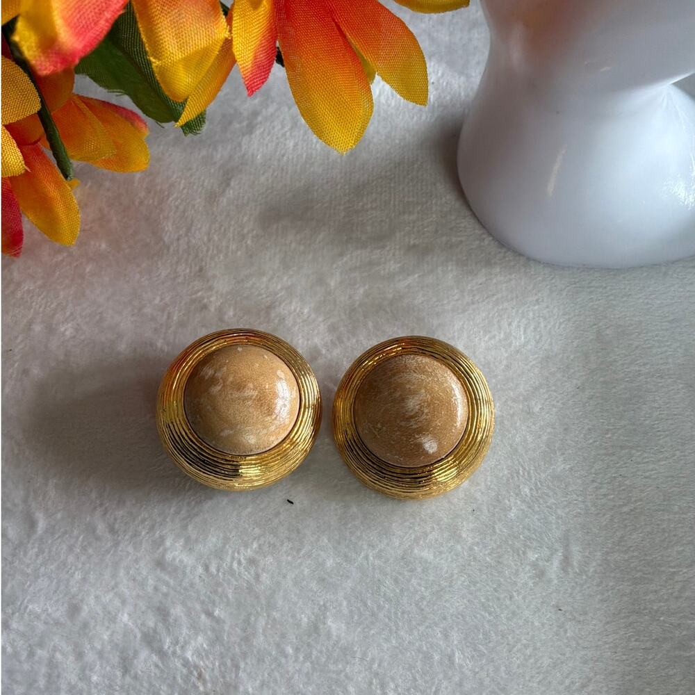 Signed Liz Claiborne Gold Tone Beige Round Clip On Earrings Vintage Estate